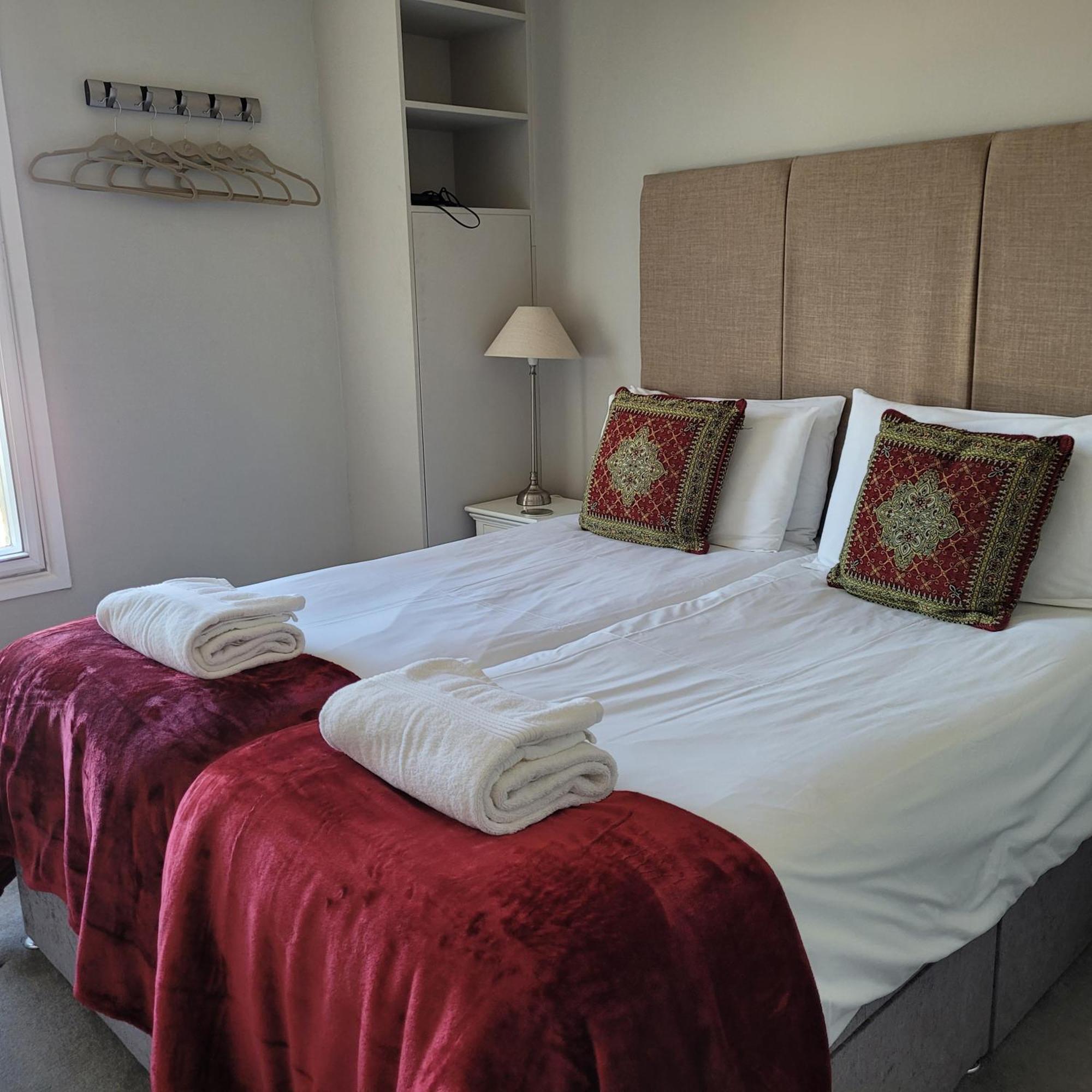 Park View Two-Bedroom Apartment Бат Экстерьер фото